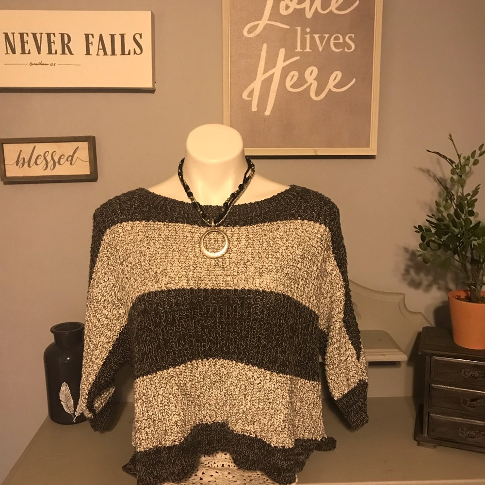 Hollister sweater
